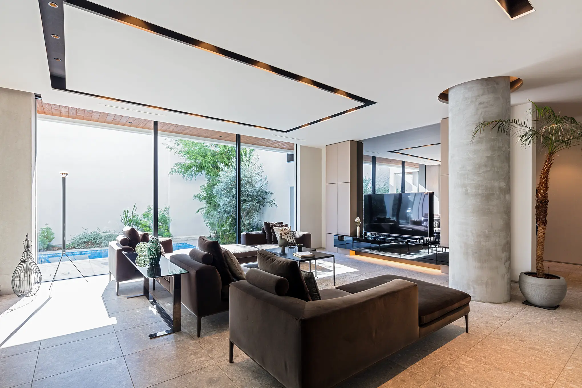 Urban Resort Style［東京都目黒区］｜ 完全オーダーメイドのデザイナーズ高級注文住宅 ｜ 株式会社ハウゼ