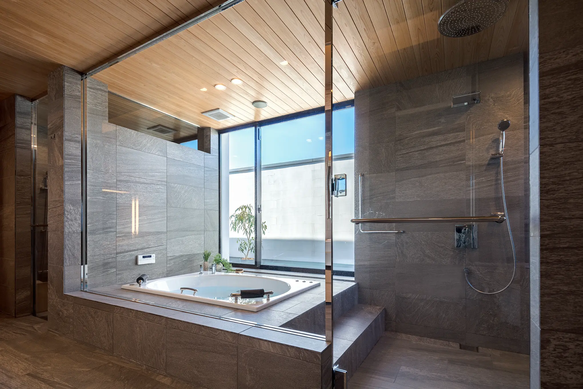 Urban Resort Style［東京都目黒区］｜ 完全オーダーメイドのデザイナーズ高級注文住宅 ｜ 株式会社ハウゼ