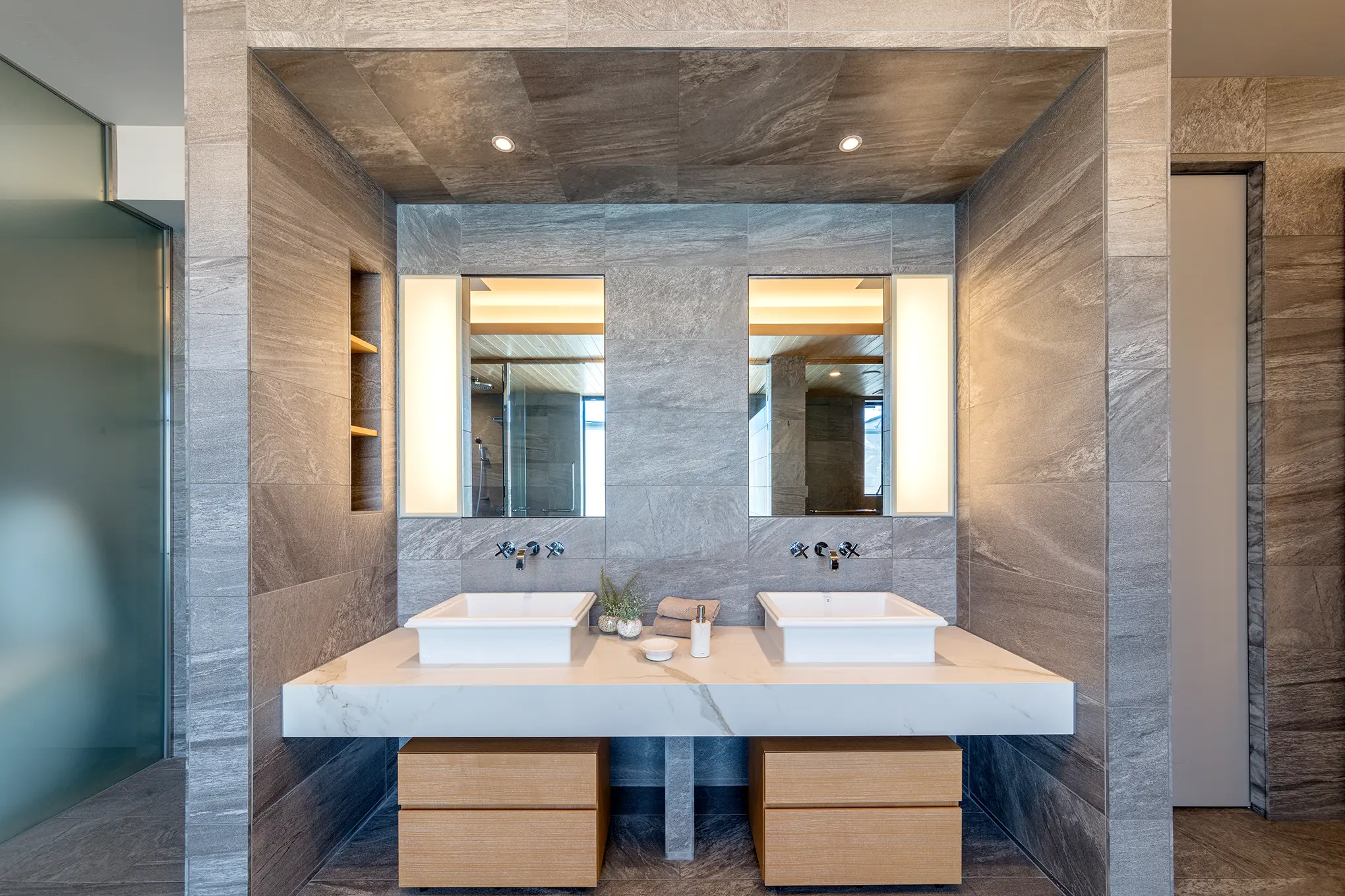 Urban Resort Style［東京都目黒区］｜ 完全オーダーメイドのデザイナーズ高級注文住宅 ｜ 株式会社ハウゼ