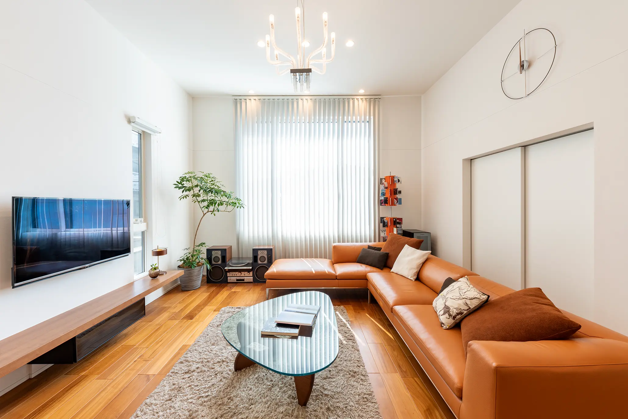 大開口と暖炉のある家［東京都世田谷区］｜ 完全オーダーメイドのデザイナーズ高級注文住宅 ｜ 株式会社ハウゼ