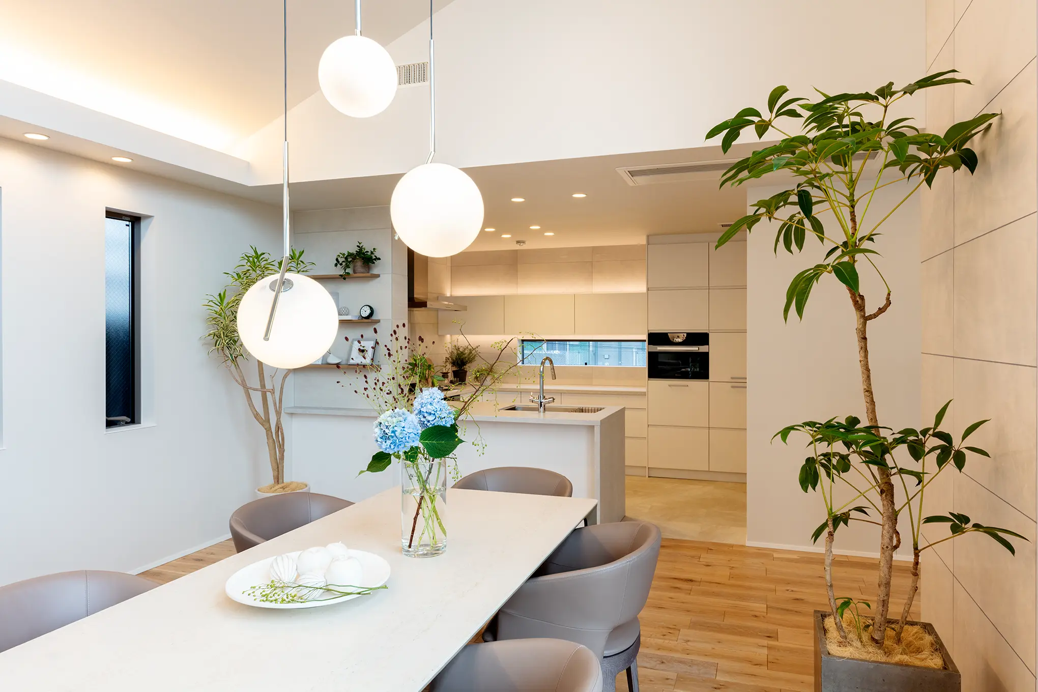 LIVING WITH LIGHT AND NATURE［東京都渋谷区］｜ 完全オーダーメイドのデザイナーズ高級注文住宅 ｜ 株式会社ハウゼ
