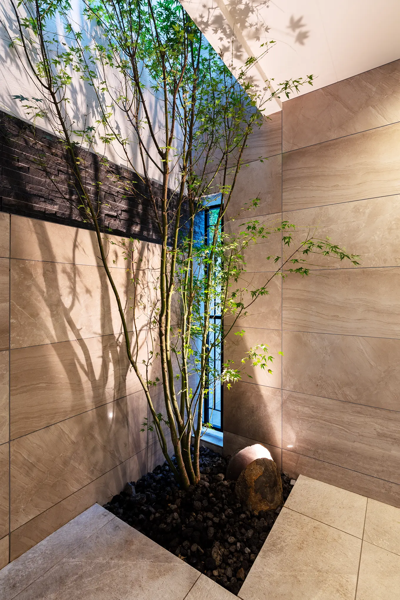 LIVING WITH LIGHT AND NATURE［東京都渋谷区］｜ 完全オーダーメイドのデザイナーズ高級注文住宅 ｜ 株式会社ハウゼ