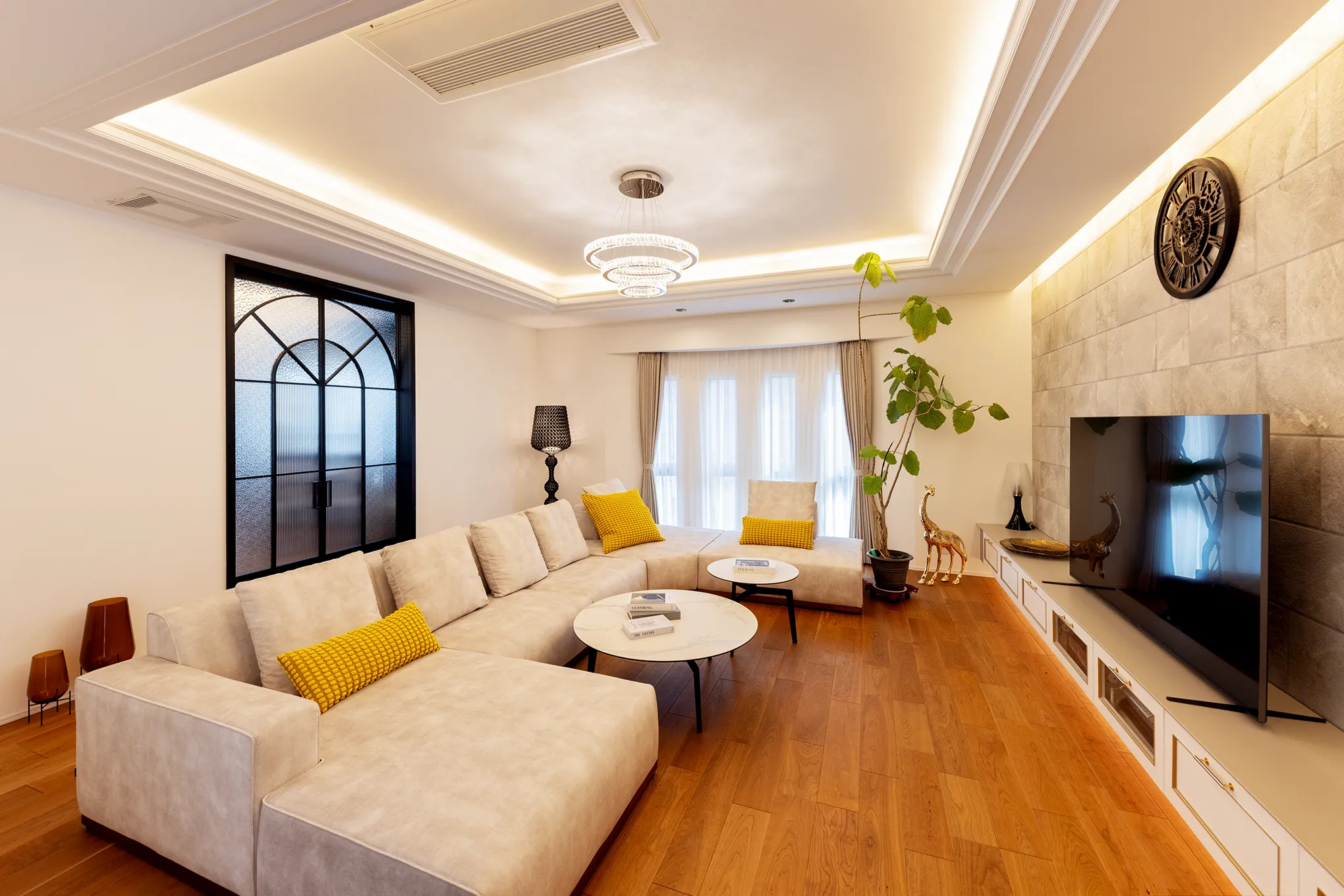 曲線が繋ぐライトコートと眺望ダイニング［横浜市青葉区］｜ 完全オーダーメイドのデザイナーズ高級注文住宅 ｜ 株式会社ハウゼ