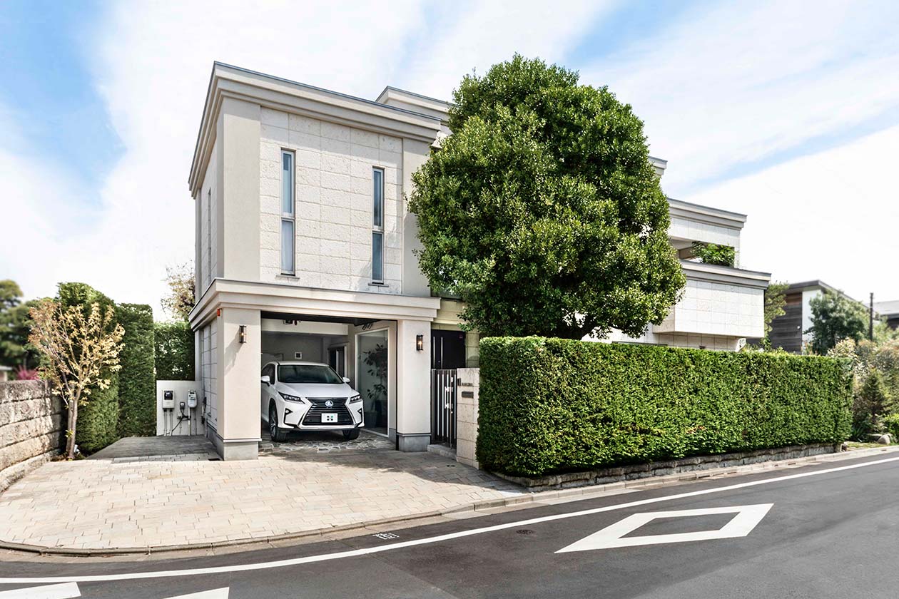 大樹と暮らす家［東京都大田区］｜ 完全オーダーメイドのデザイナーズ高級注文住宅 ｜ 株式会社ハウゼ