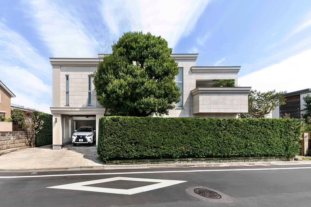 大樹と暮らす家［東京都大田区］｜ 完全オーダーメイドのデザイナーズ高級注文住宅 ｜ 株式会社ハウゼ