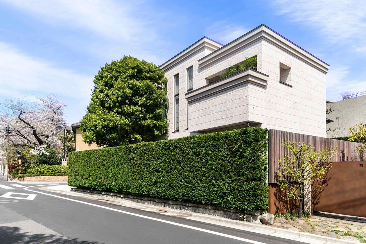 大樹と暮らす家［東京都大田区］｜ 完全オーダーメイドのデザイナーズ高級注文住宅 ｜ 株式会社ハウゼ