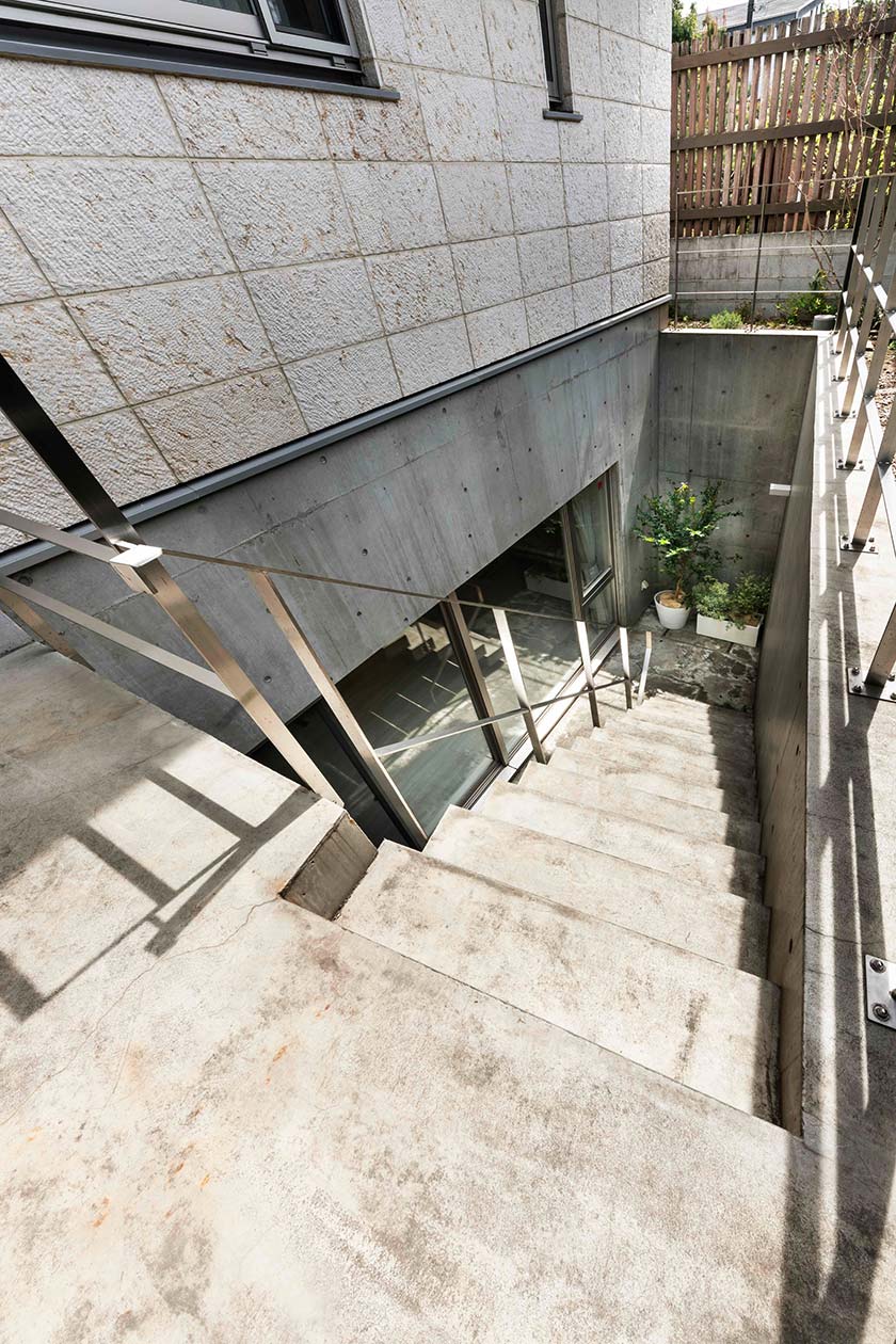 大樹と暮らす家［東京都大田区］｜ 完全オーダーメイドのデザイナーズ高級注文住宅 ｜ 株式会社ハウゼ