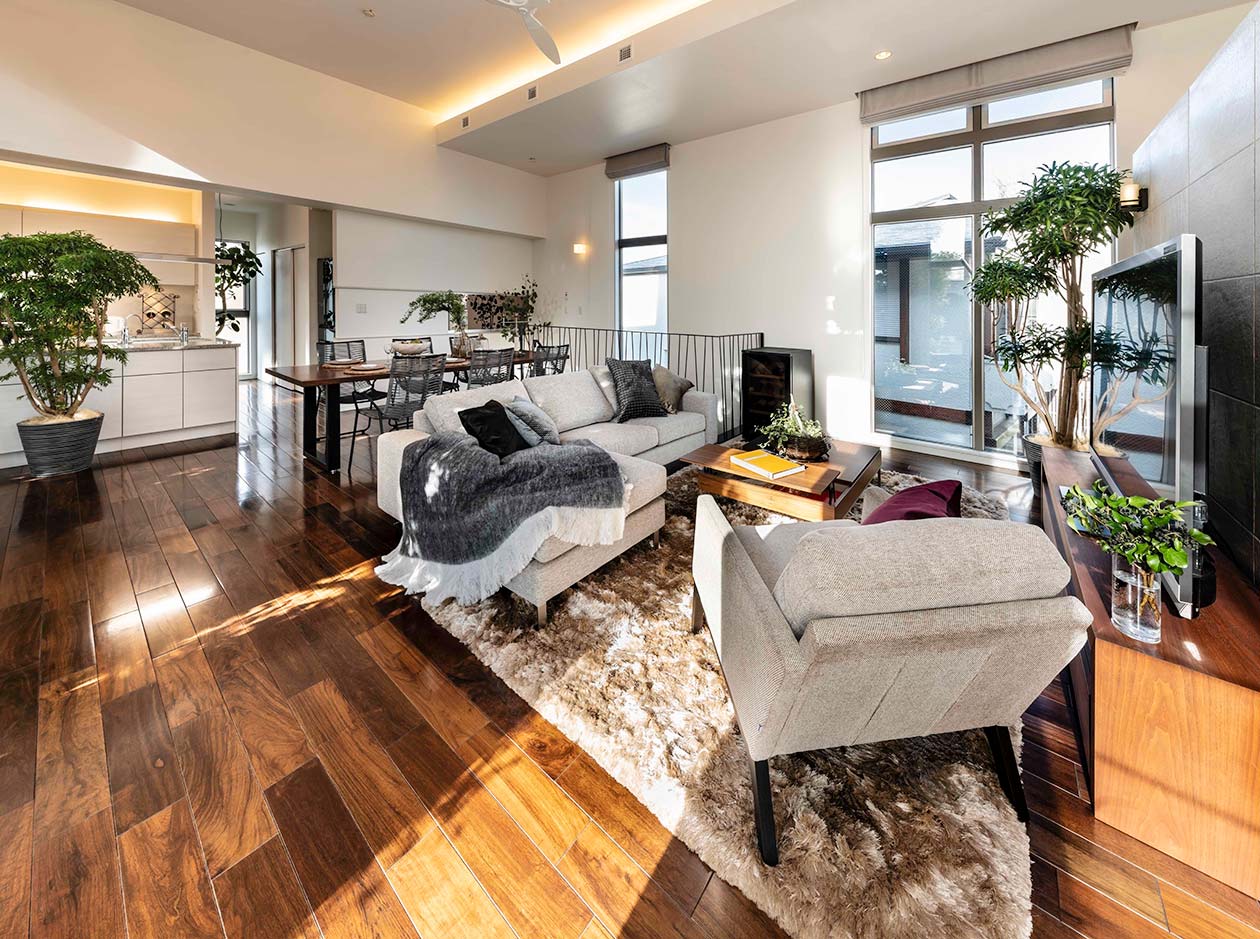 大樹と暮らす家［東京都大田区］｜ 完全オーダーメイドのデザイナーズ高級注文住宅 ｜ 株式会社ハウゼ