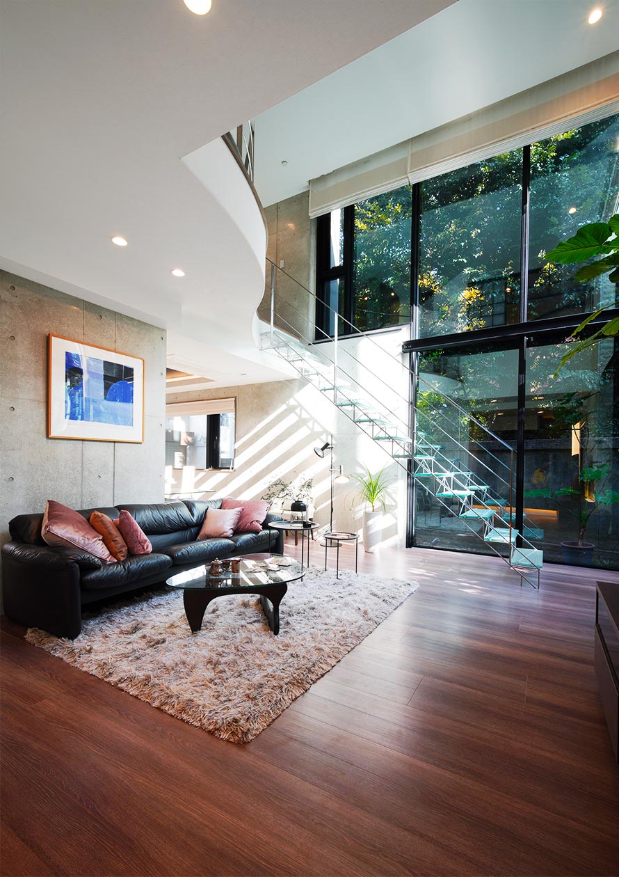 ガラス階段のある家［東京都世田谷区］｜ 完全オーダーメイドのデザイナーズ高級注文住宅 ｜ 株式会社ハウゼ