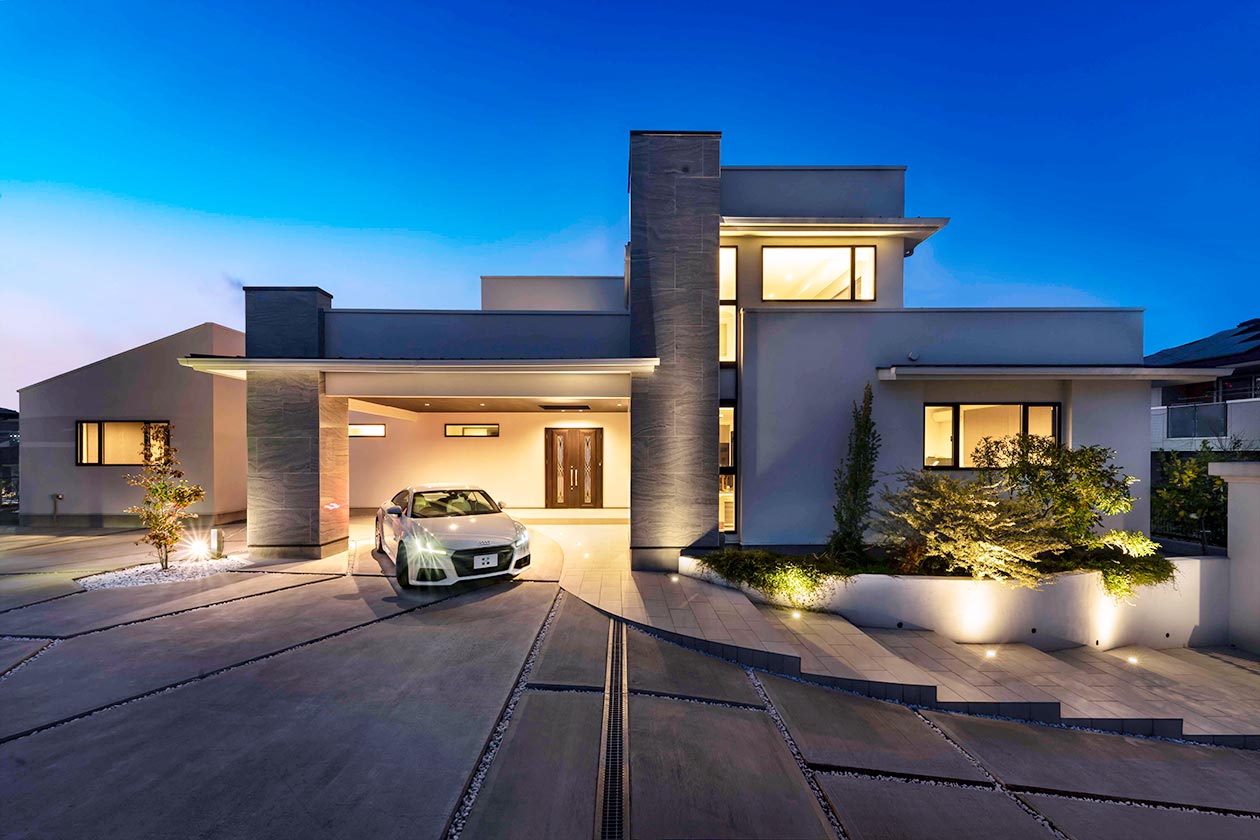 車寄せのエントランスがある家［神奈川県伊勢原市］｜ 完全オーダーメイドのデザイナーズ高級注文住宅 ｜ 株式会社ハウゼ