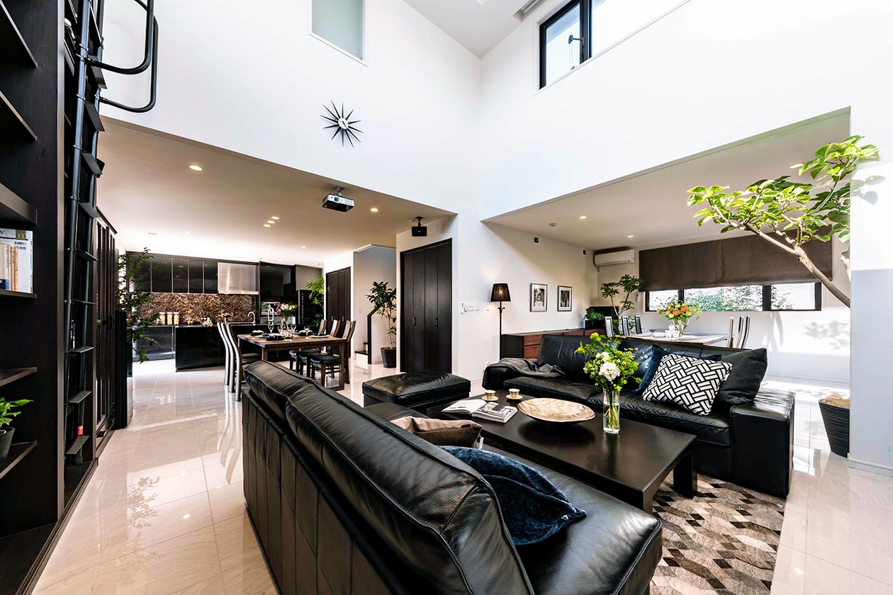 車寄せのエントランスがある家［神奈川県伊勢原市］｜ 完全オーダーメイドのデザイナーズ高級注文住宅 ｜ 株式会社ハウゼ