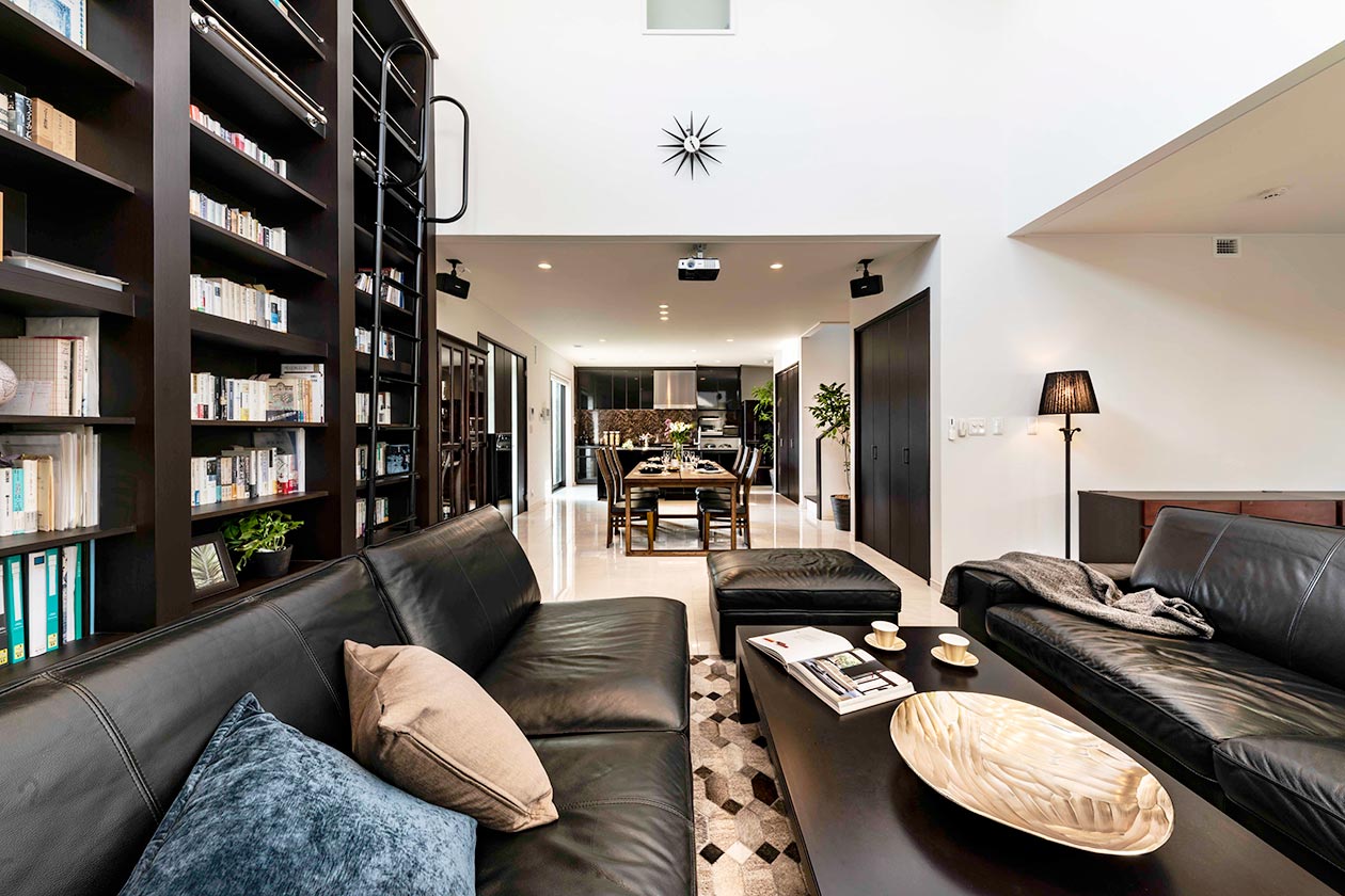 車寄せのエントランスがある家［神奈川県伊勢原市］｜ 完全オーダーメイドのデザイナーズ高級注文住宅 ｜ 株式会社ハウゼ