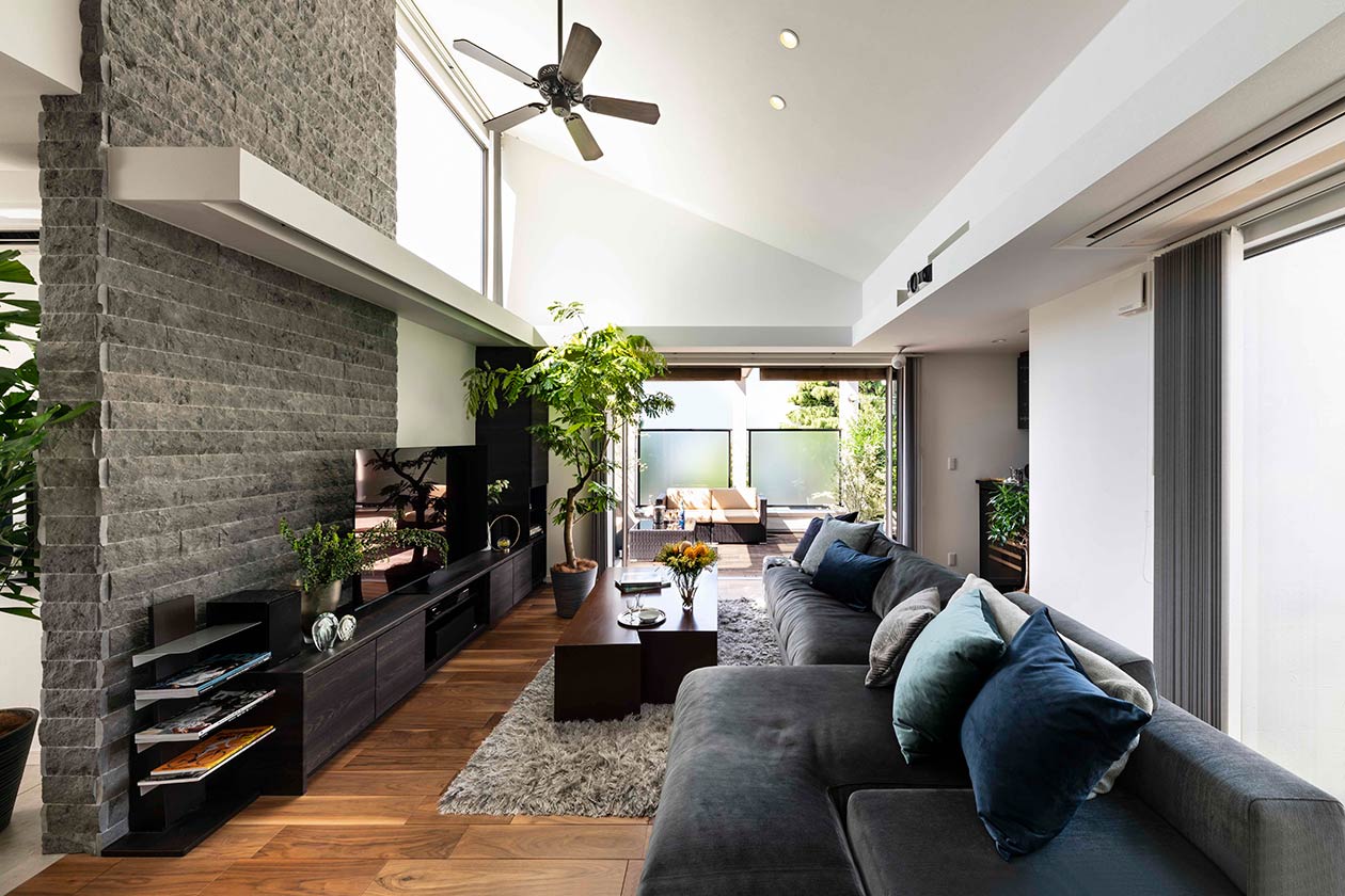 薪ストーブがある都会のくつろぎ空間［横浜市都筑区］｜ 完全オーダーメイドのデザイナーズ高級注文住宅 ｜ 株式会社ハウゼ