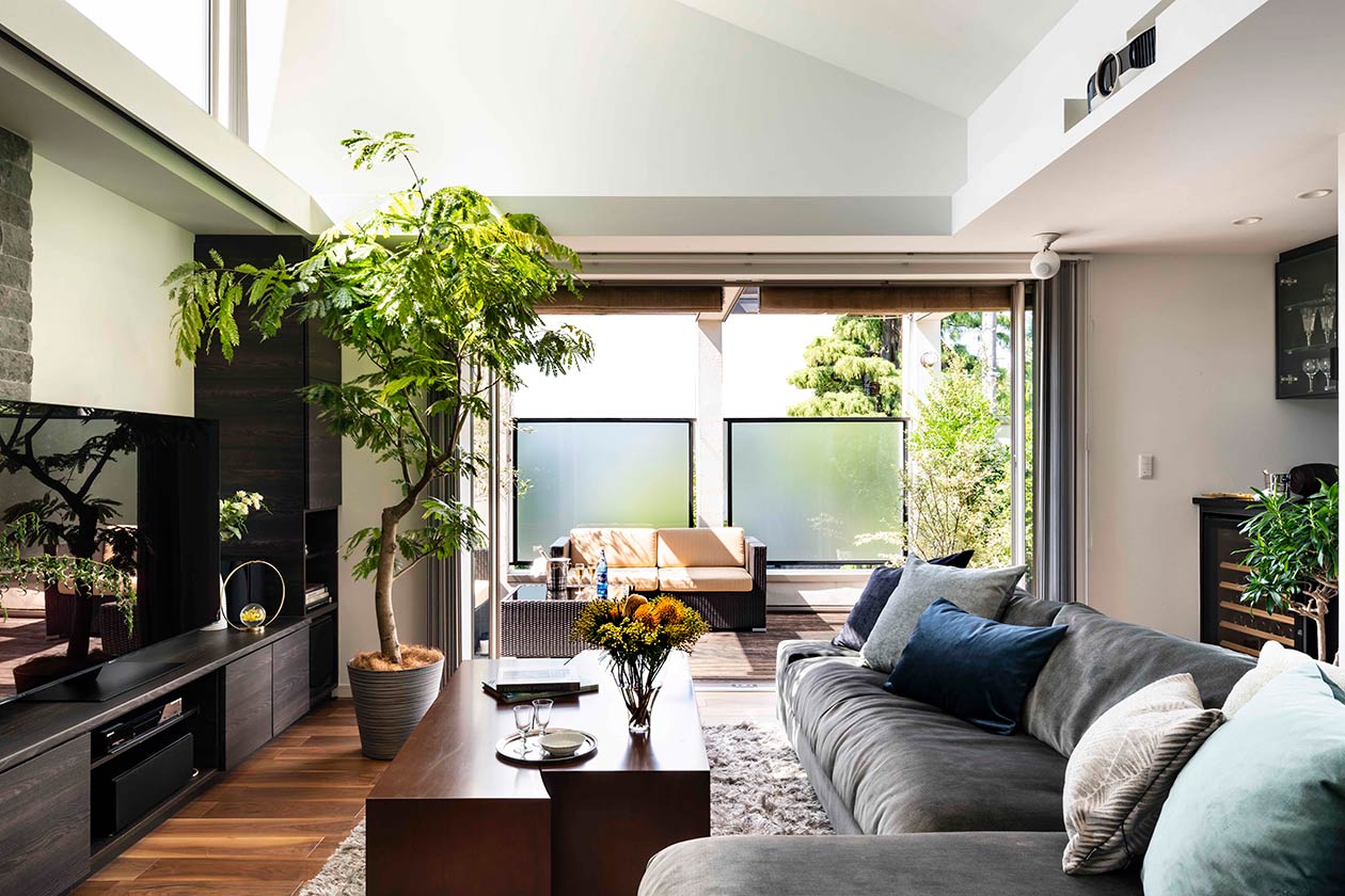 薪ストーブがある都会のくつろぎ空間［横浜市都筑区］｜ 完全オーダーメイドのデザイナーズ高級注文住宅 ｜ 株式会社ハウゼ