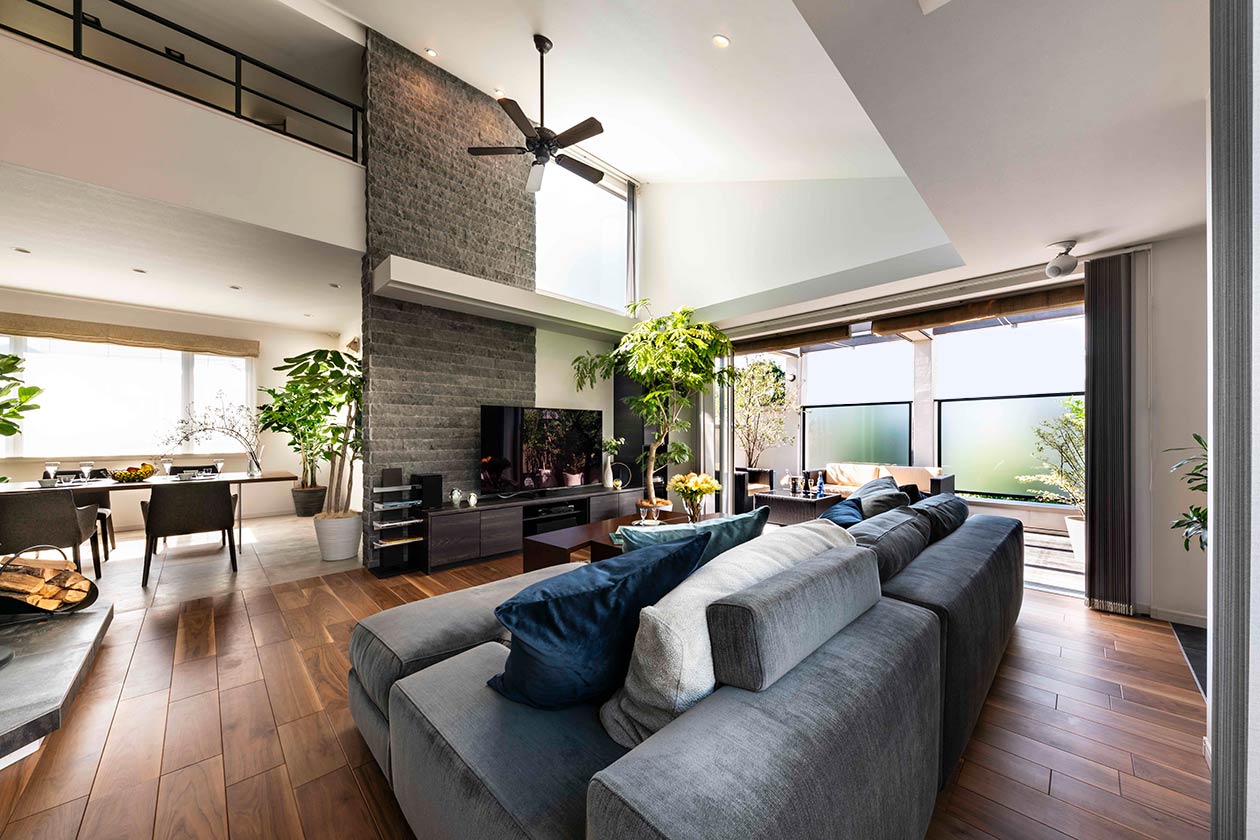 薪ストーブがある都会のくつろぎ空間［横浜市都筑区］｜ 完全オーダーメイドのデザイナーズ高級注文住宅 ｜ 株式会社ハウゼ