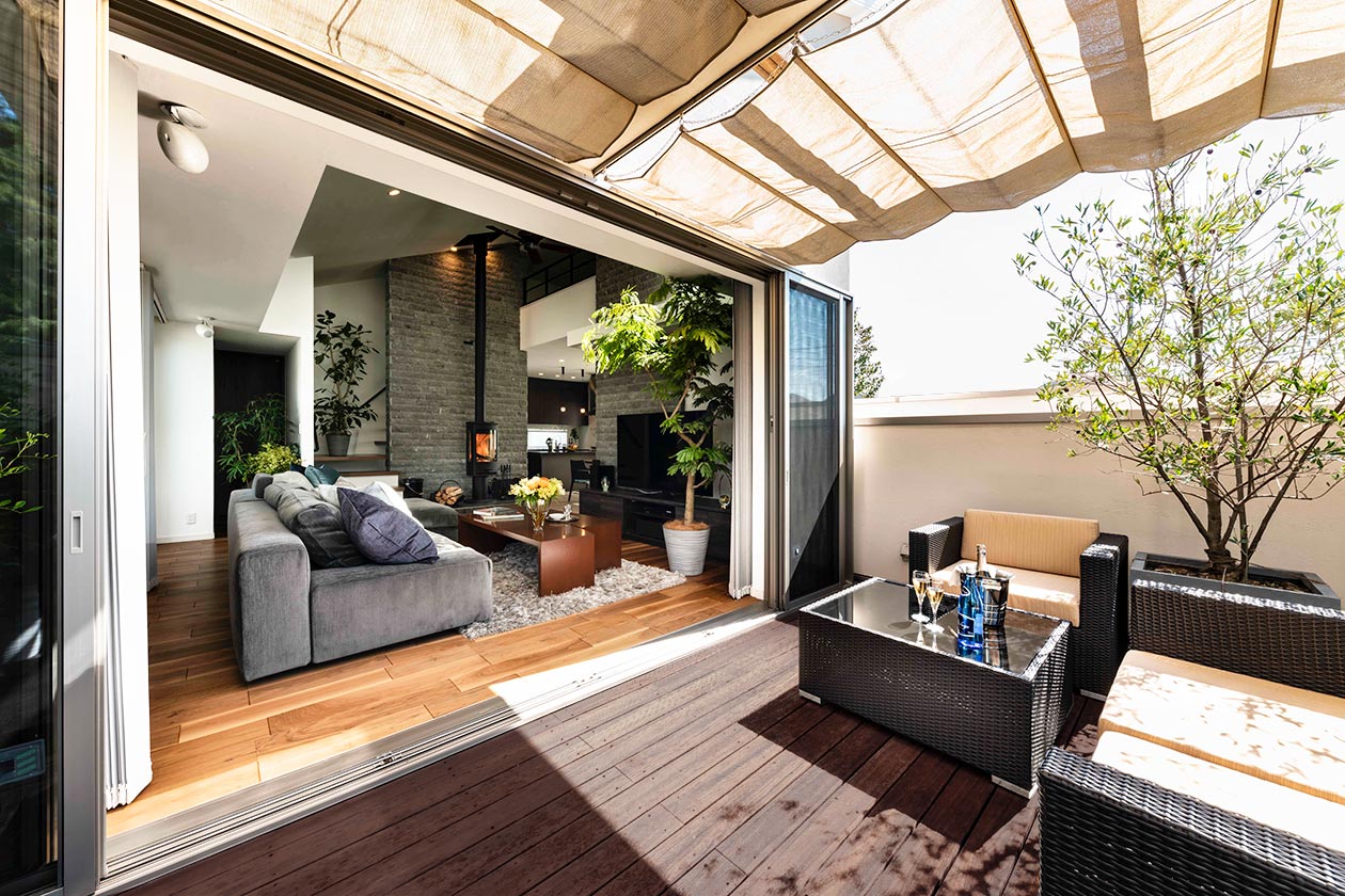 薪ストーブがある都会のくつろぎ空間［横浜市都筑区］｜ 完全オーダーメイドのデザイナーズ高級注文住宅 ｜ 株式会社ハウゼ