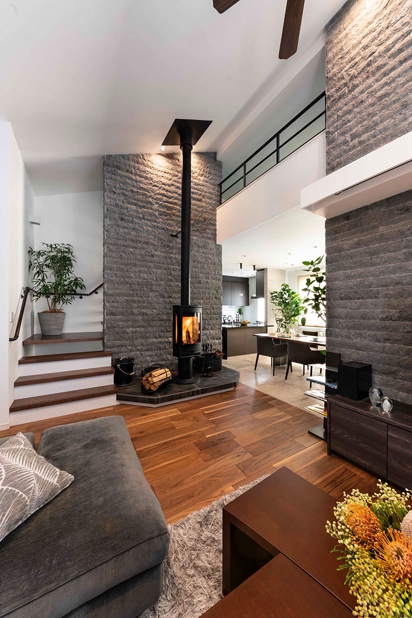 薪ストーブがある都会のくつろぎ空間［横浜市都筑区］｜ 完全オーダーメイドのデザイナーズ高級注文住宅 ｜ 株式会社ハウゼ