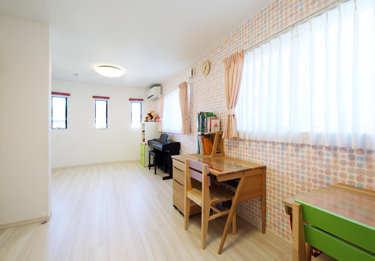 家族をつなぐスキップフロアの家［横浜市青葉区］｜ 完全オーダーメイドのデザイナーズ高級注文住宅 ｜ 株式会社ハウゼ