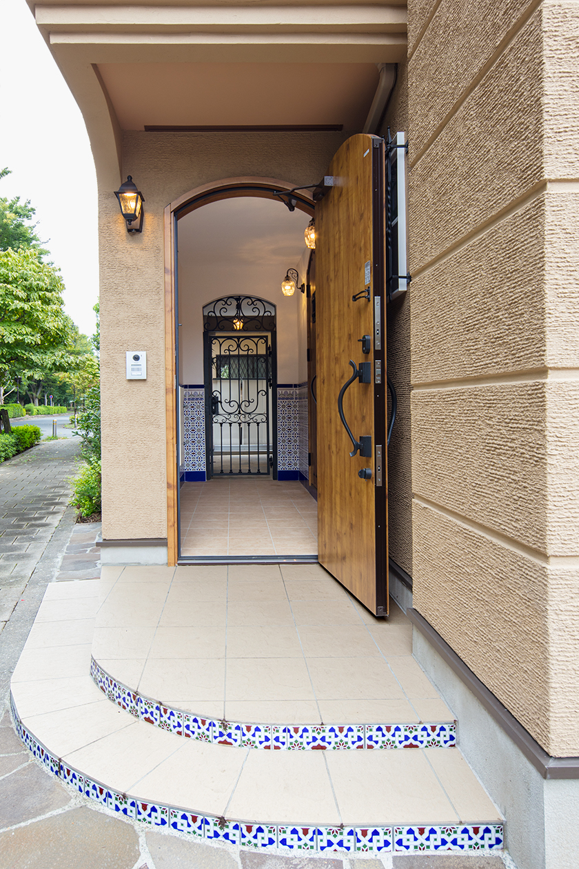 Spanish Design［東京都世田谷区］｜ 完全オーダーメイドのデザイナーズ高級注文住宅 ｜ 株式会社ハウゼ