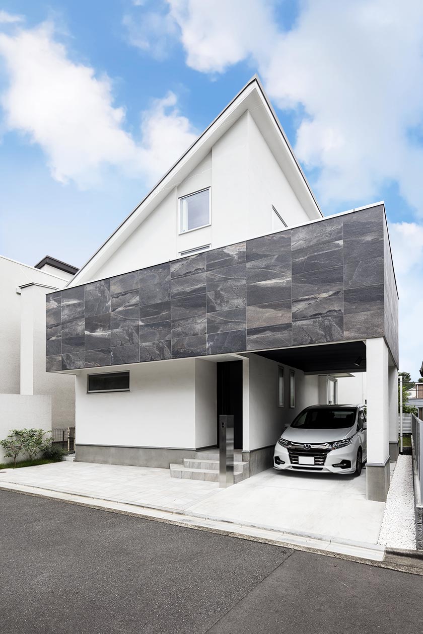 ワイドフレームが重厚感をひきたてる家［横浜市青葉区］｜ 完全オーダーメイドのデザイナーズ高級注文住宅 ｜ 株式会社ハウゼ