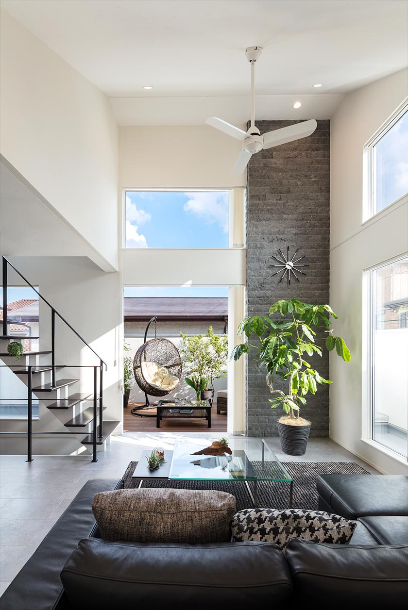 ワイドフレームが重厚感をひきたてる家［横浜市青葉区］｜ 完全オーダーメイドのデザイナーズ高級注文住宅 ｜ 株式会社ハウゼ